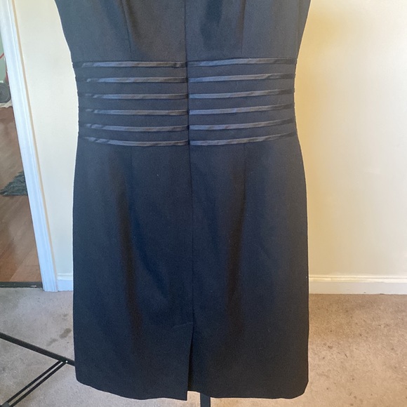 PRE-OWNED Banana Republic Women’s Black Sheath Dress Sleeveless Dress - Picture 9 of 12